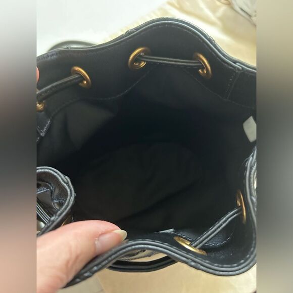 Tory Burch Fleming Black Quilted Soft Leather Bucket Bag NWT - Picture 4 of 11